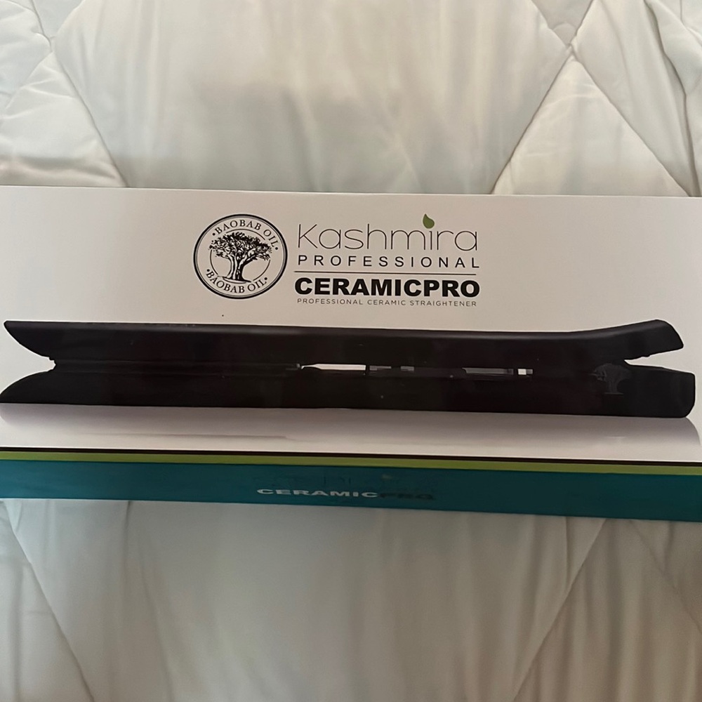 Straightener! Brand New opened box great condition!